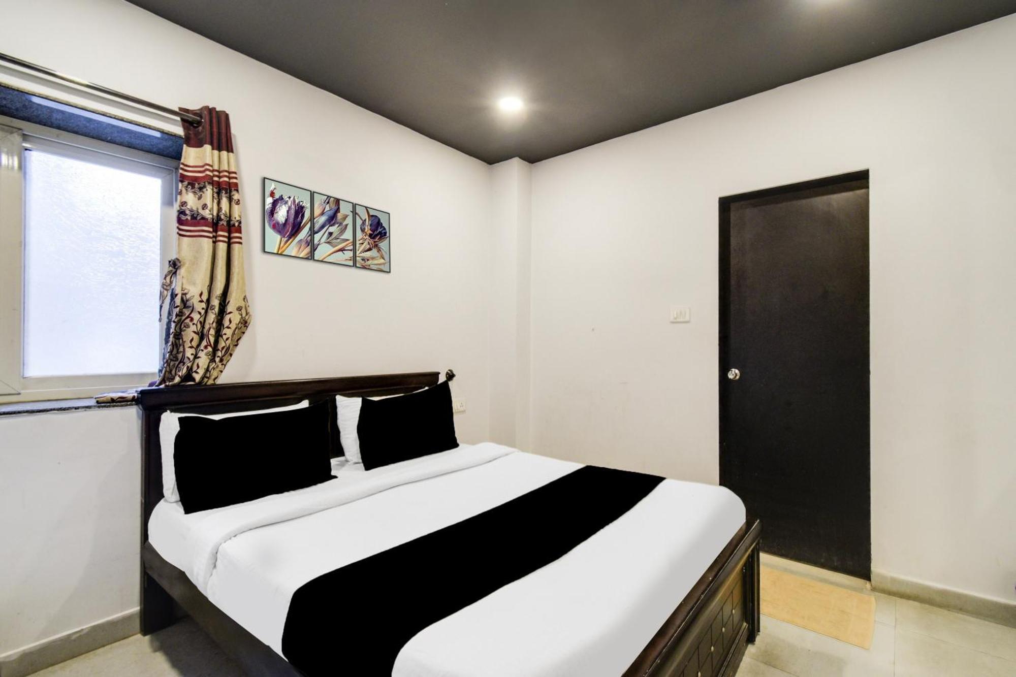 Super Townhouse Alwal Road Hotel Trimulgherry Eksteriør billede